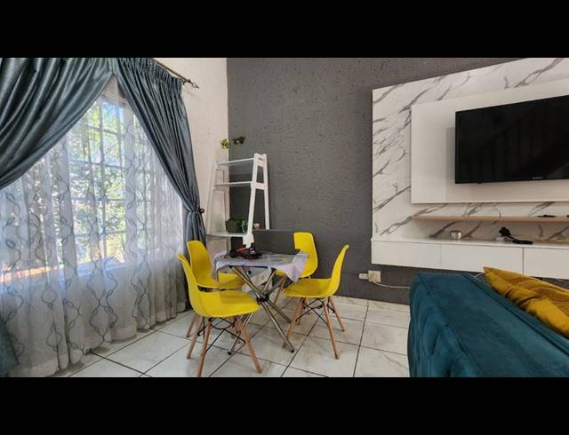 2 BEDROOM TOWNHOUSE FOR SALE IN BASSONIA